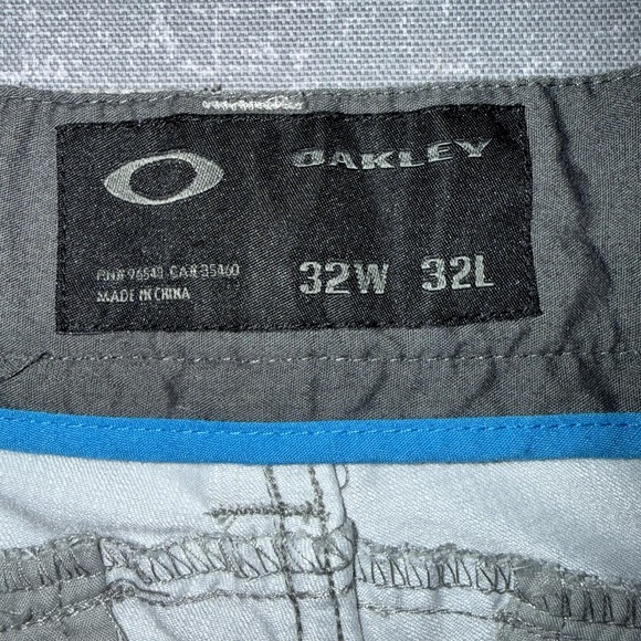 Oakley Pants Mens 32 Gray Check Chino Straight Leg Casual Golf Outdoor Logo - Picture 7 of 13